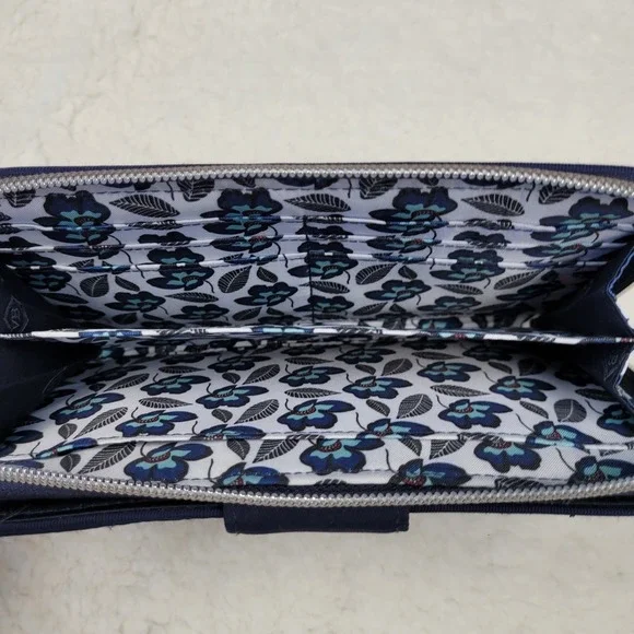 Vera Bradley Classic Navy Quilted Turnlock Wallet RFID Organizer Floral Interior - Picture 4 of 8